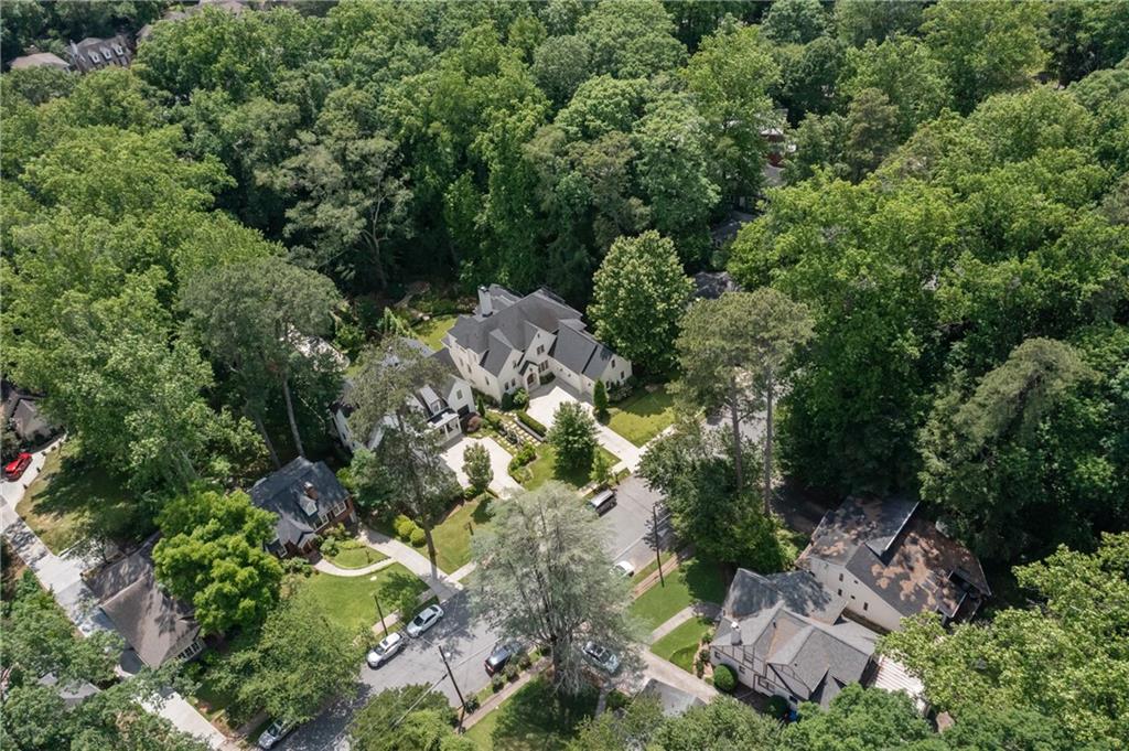 803 Courtenay Drive NE