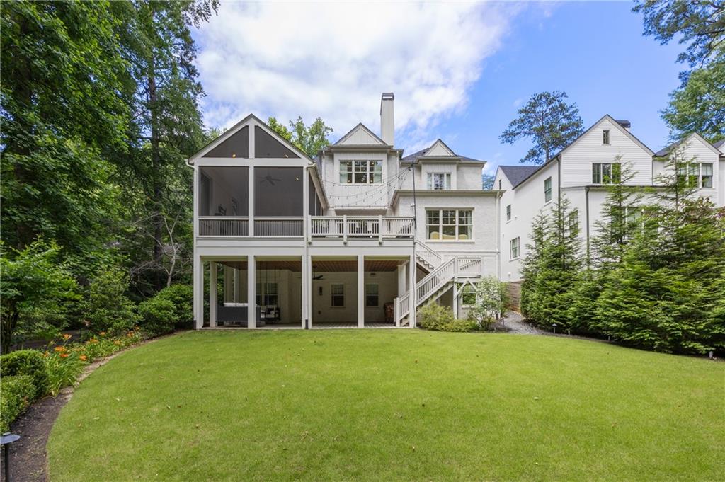 803 Courtenay Drive NE