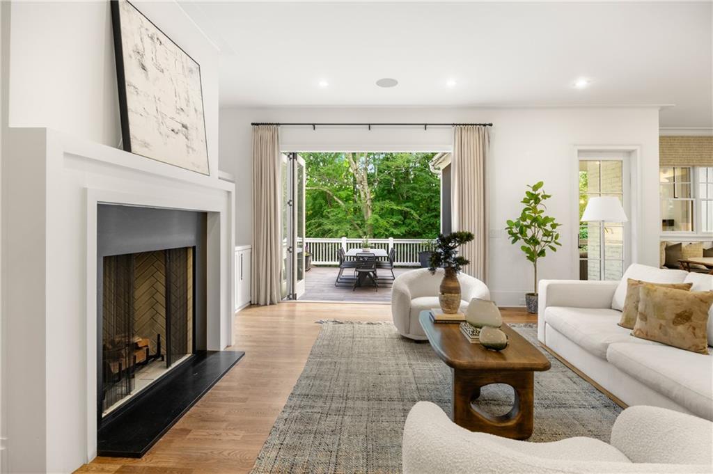 803 Courtenay Drive NE