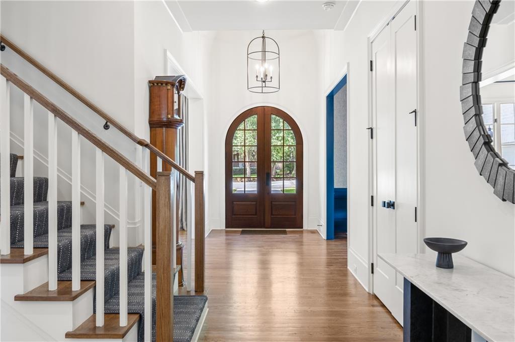 803 Courtenay Drive NE