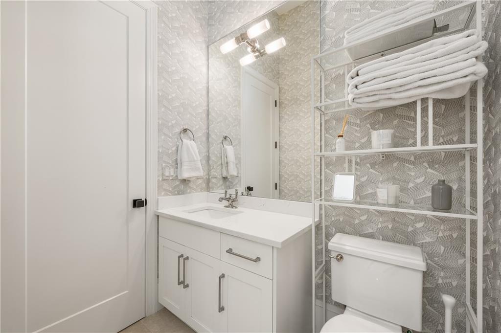 803 Courtenay Drive NE