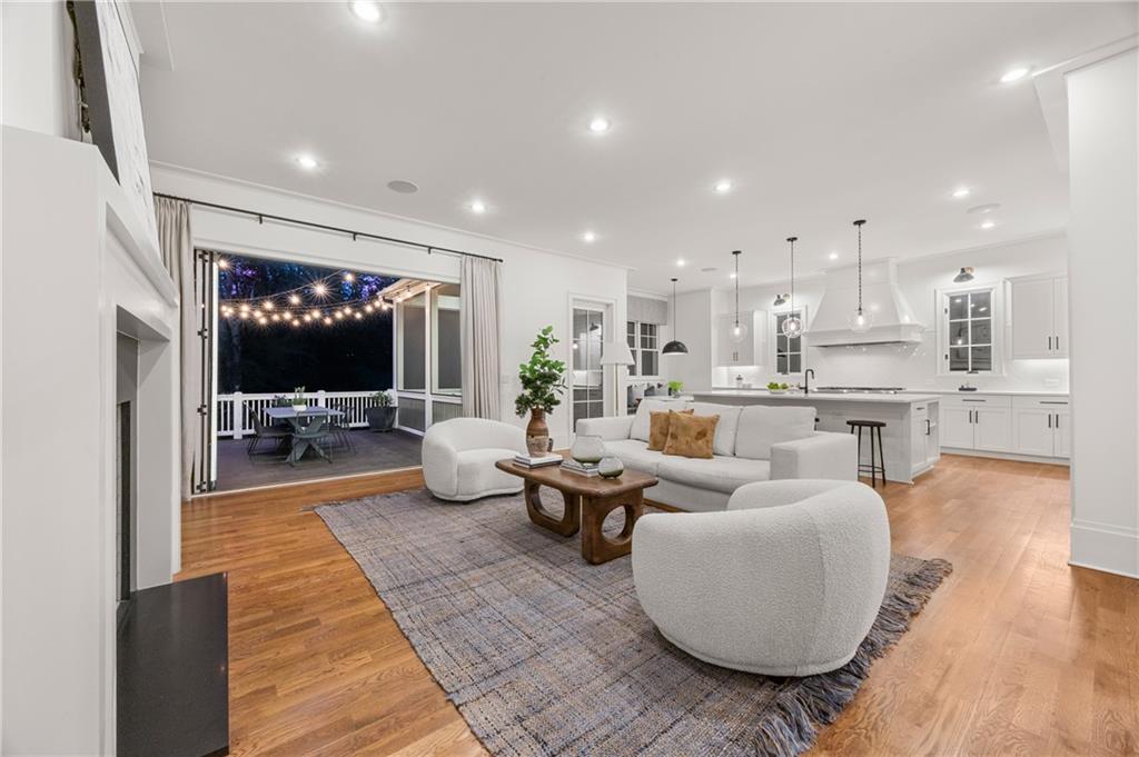 803 Courtenay Drive NE