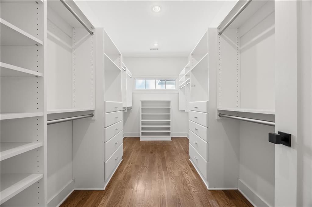 803 Courtenay Drive NE