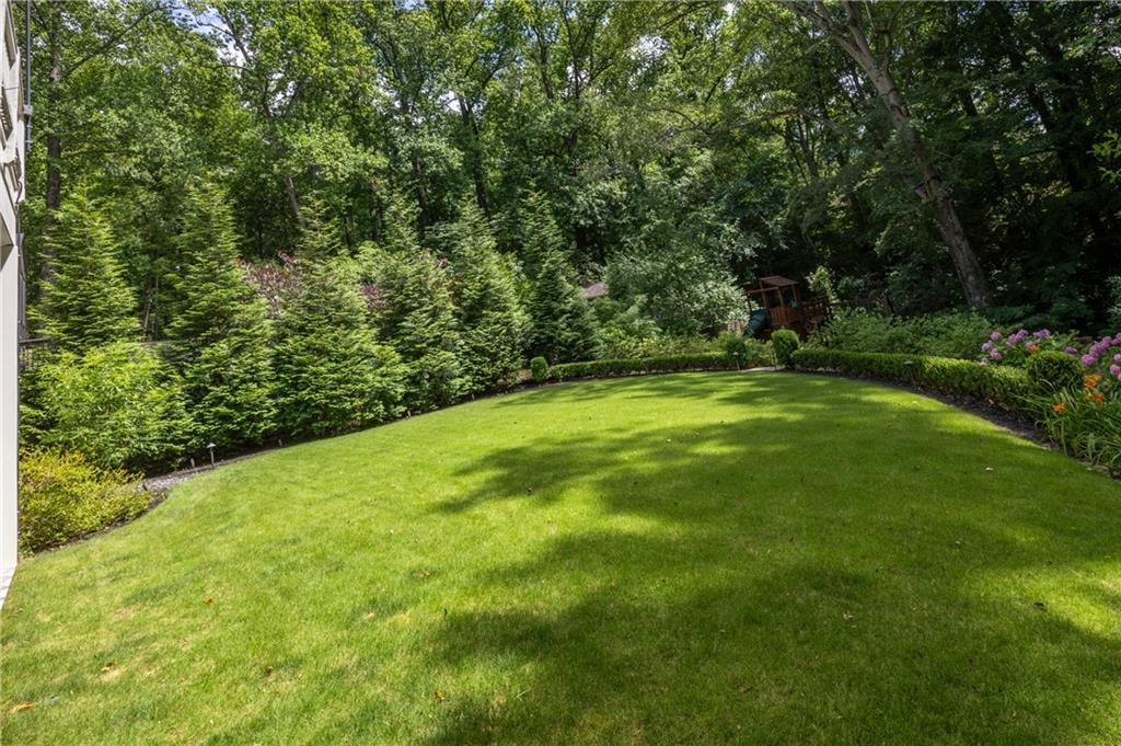 803 Courtenay Drive NE