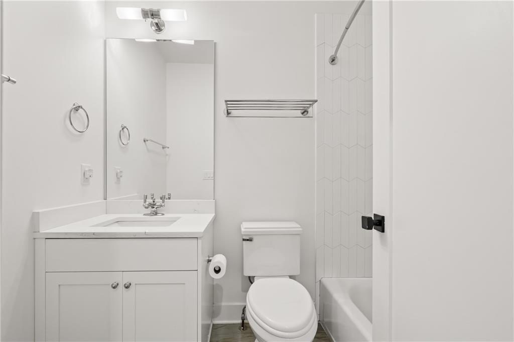 803 Courtenay Drive NE