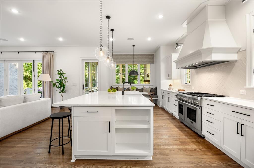 803 Courtenay Drive NE