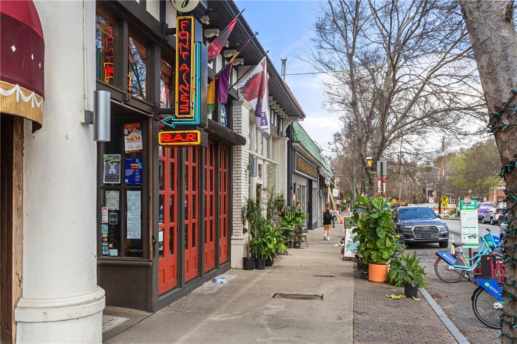 803 Courtenay Drive NE