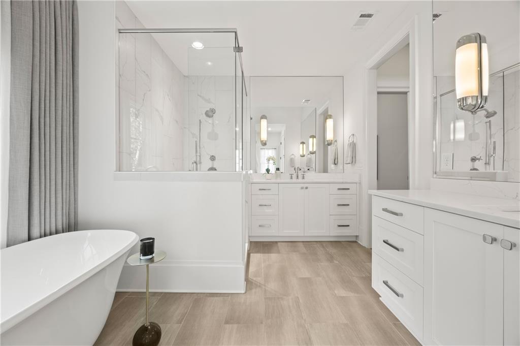 803 Courtenay Drive NE