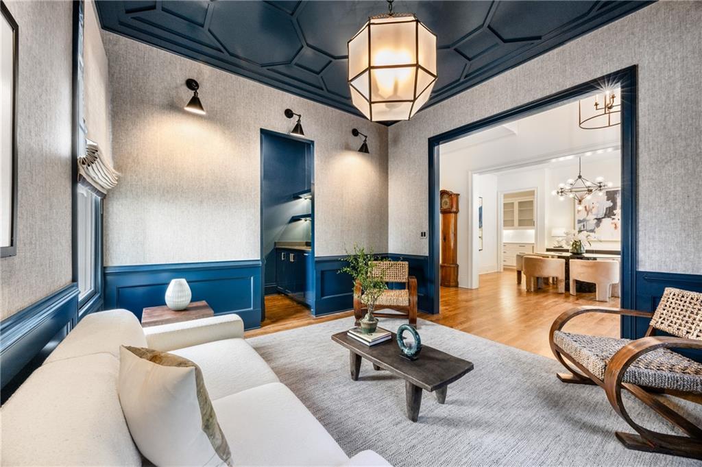 803 Courtenay Drive NE