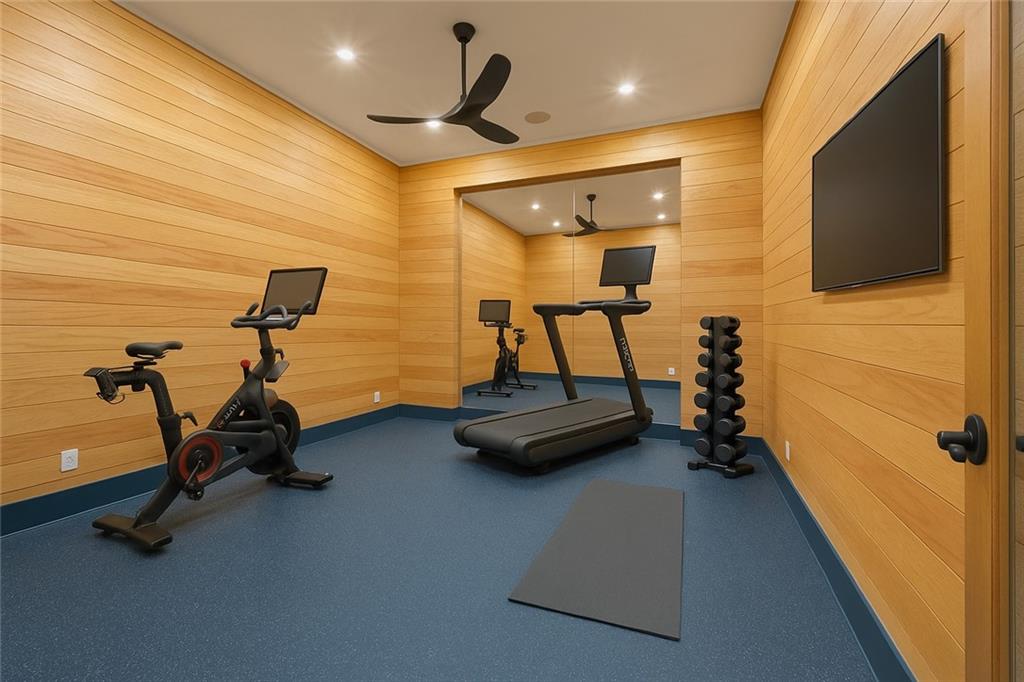 803 Courtenay Drive NE