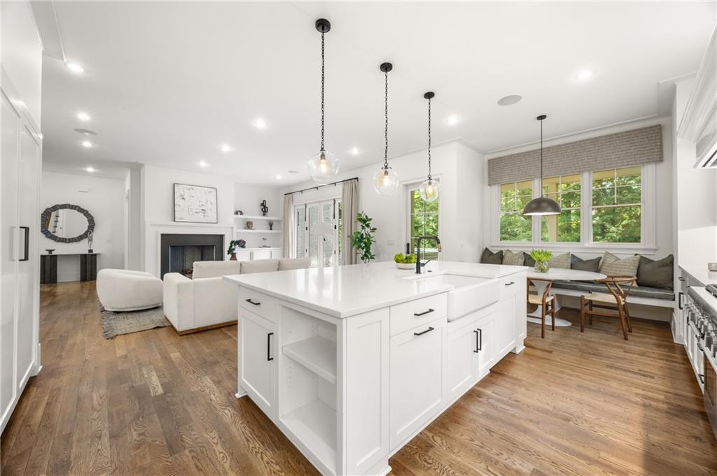 803 Courtenay Drive NE