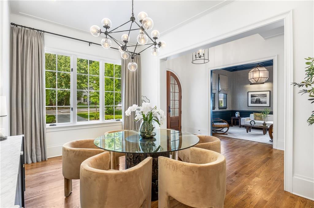 803 Courtenay Drive NE