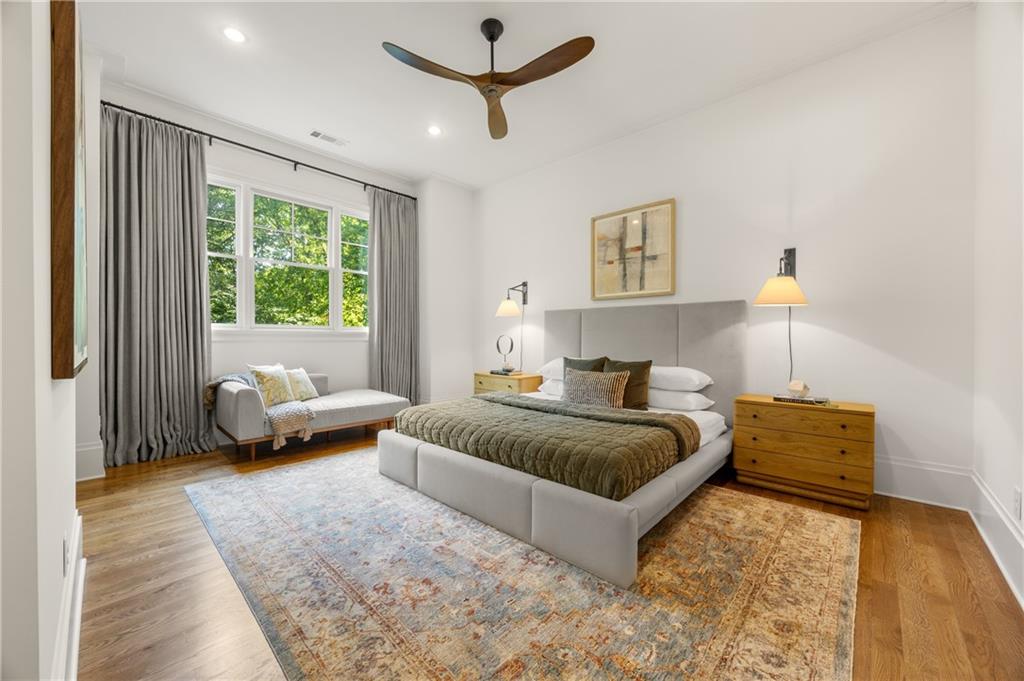 803 Courtenay Drive NE