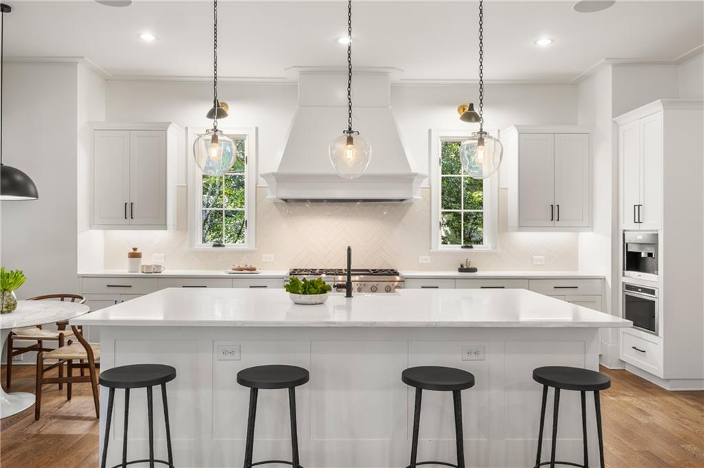 803 Courtenay Drive NE