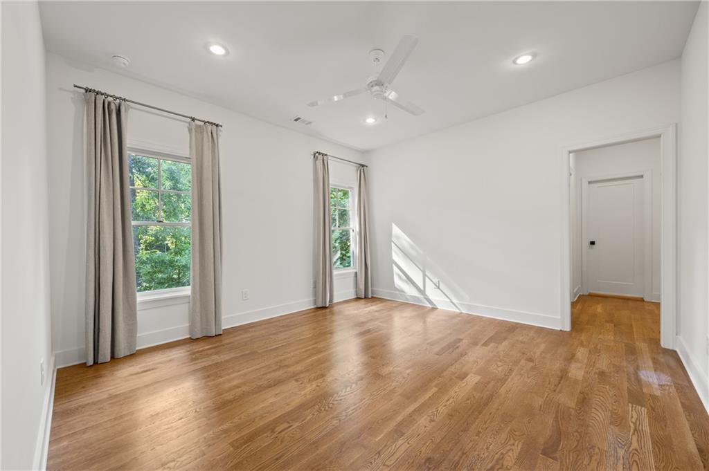 803 Courtenay Drive NE