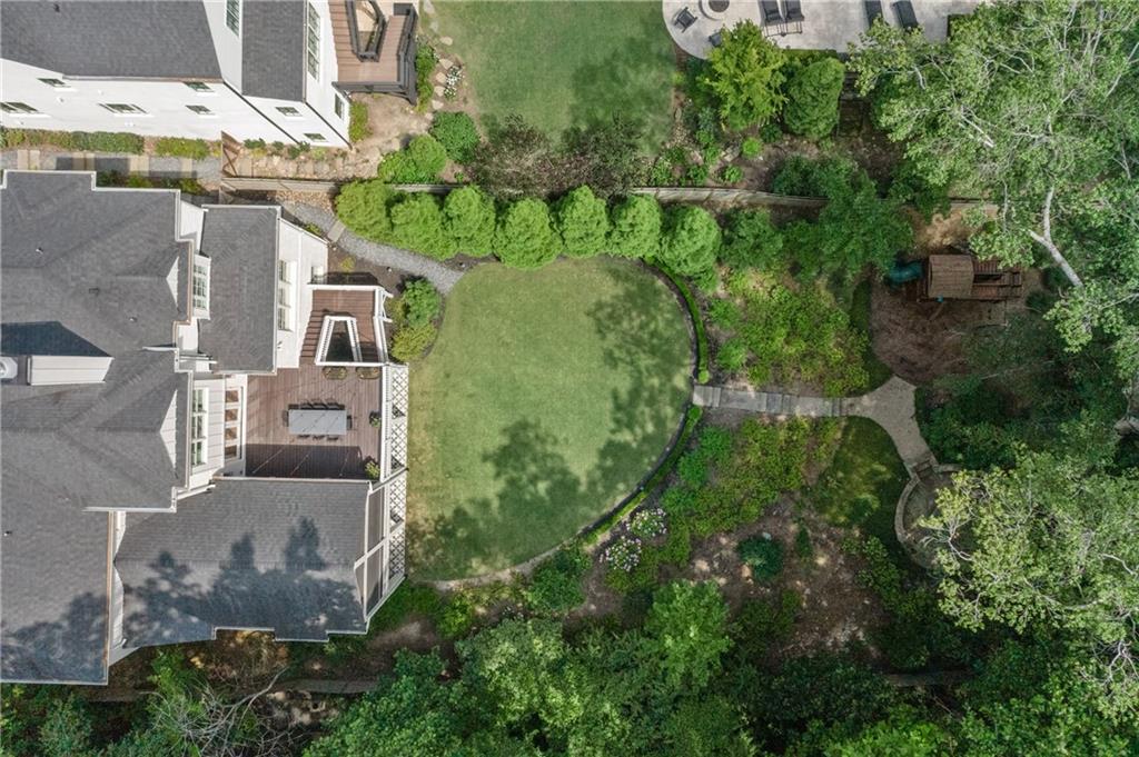 803 Courtenay Drive NE