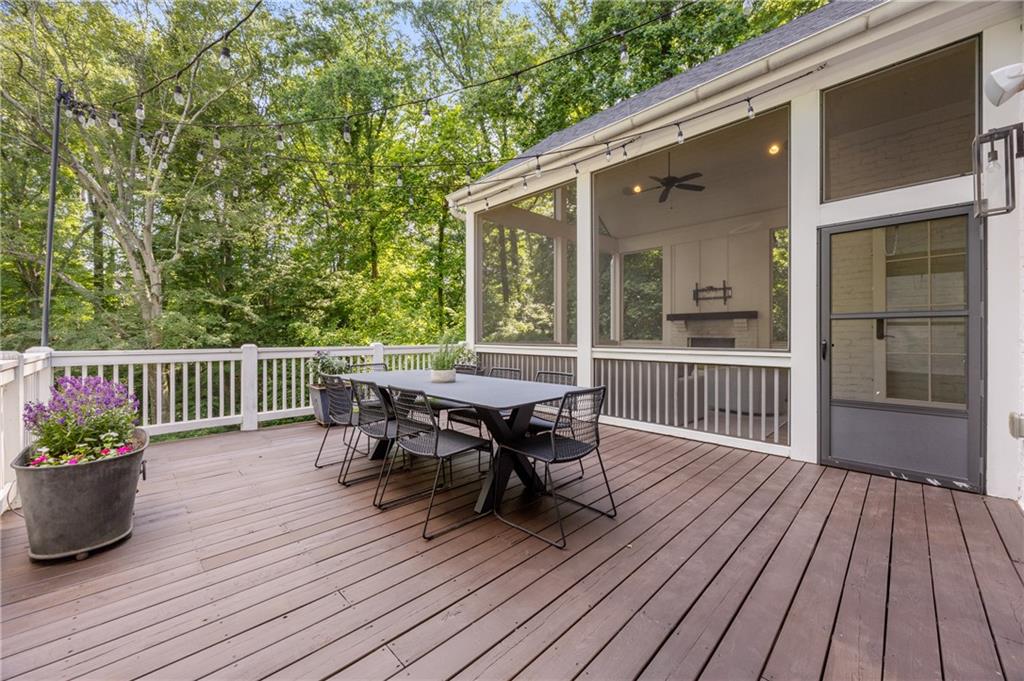 803 Courtenay Drive NE