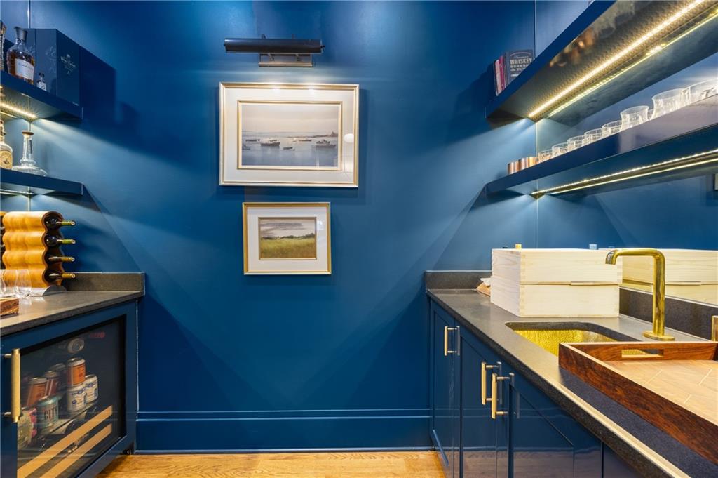 803 Courtenay Drive NE