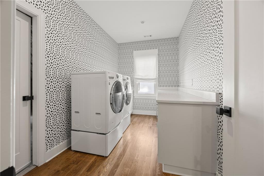 803 Courtenay Drive NE