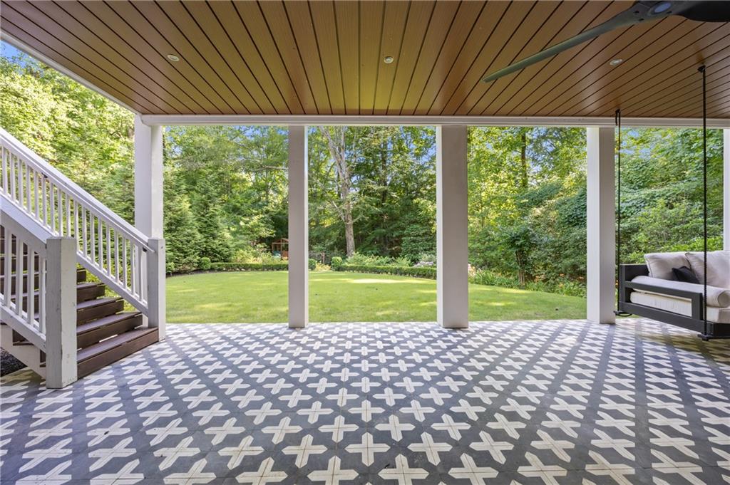 803 Courtenay Drive NE