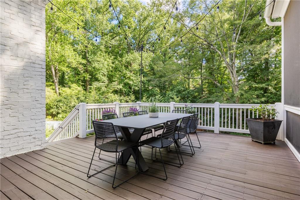 803 Courtenay Drive NE