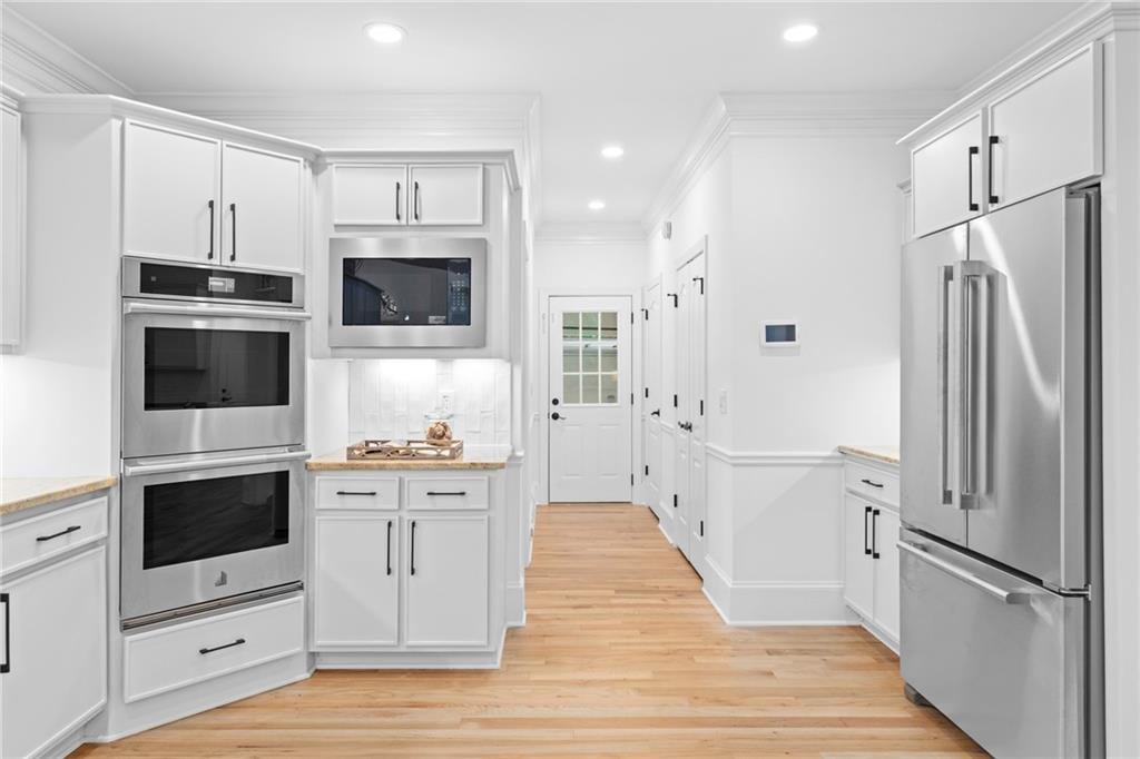 1001 Quaker Ridge Way