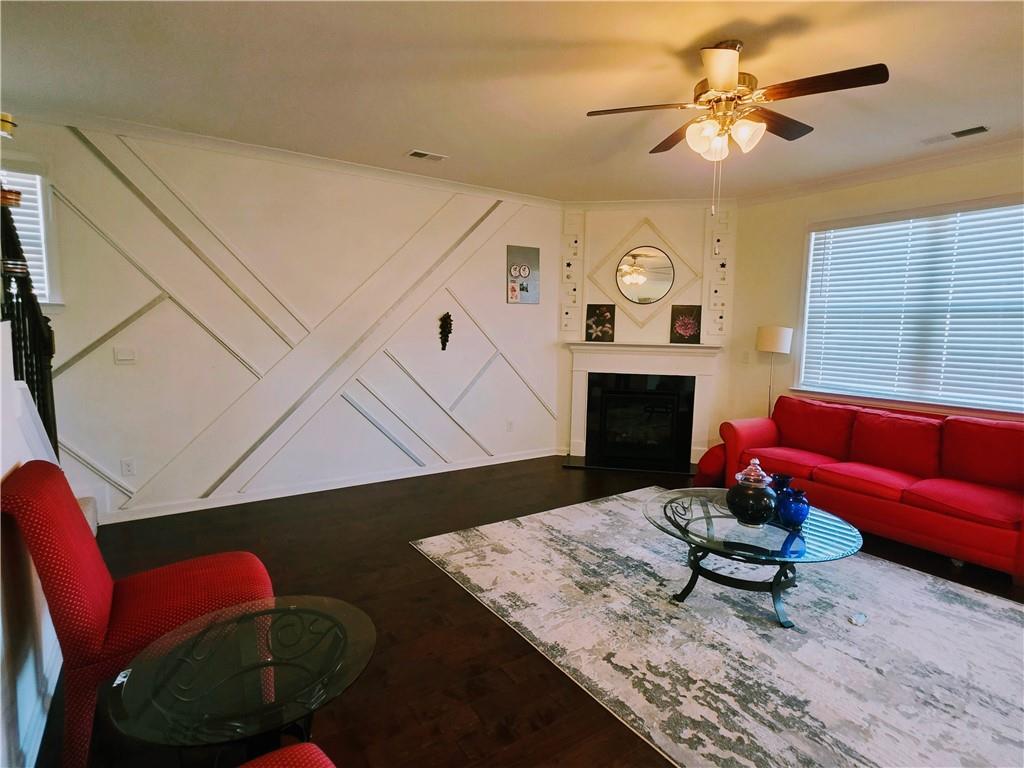3518 English Elm Way