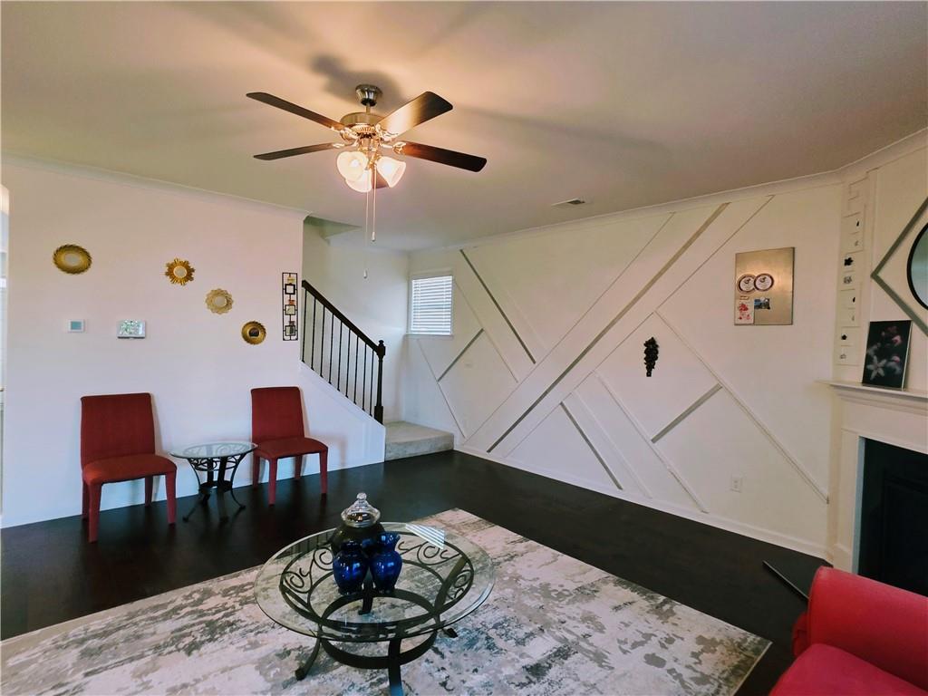 3518 English Elm Way