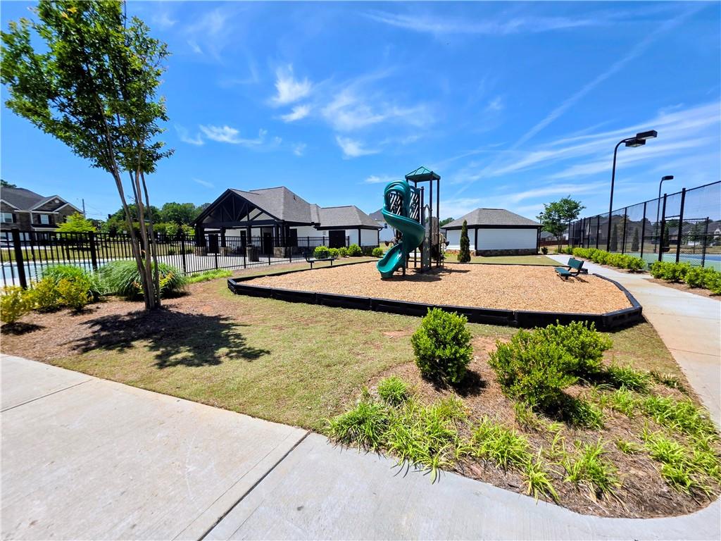 3518 English Elm Way
