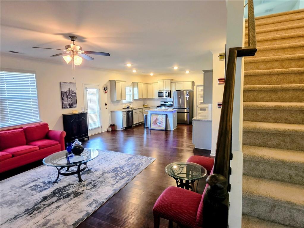 3518 English Elm Way