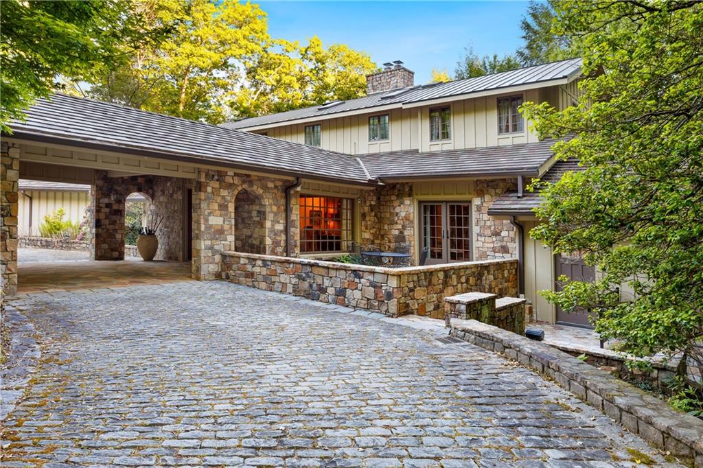 230 Woodside Lane