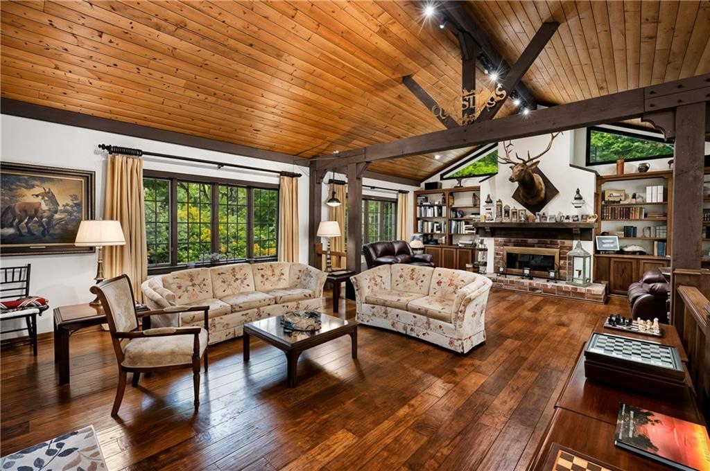 230 Woodside Lane