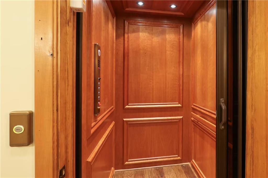230 Woodside Lane