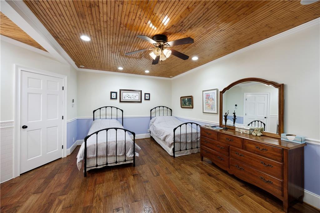 230 Woodside Lane