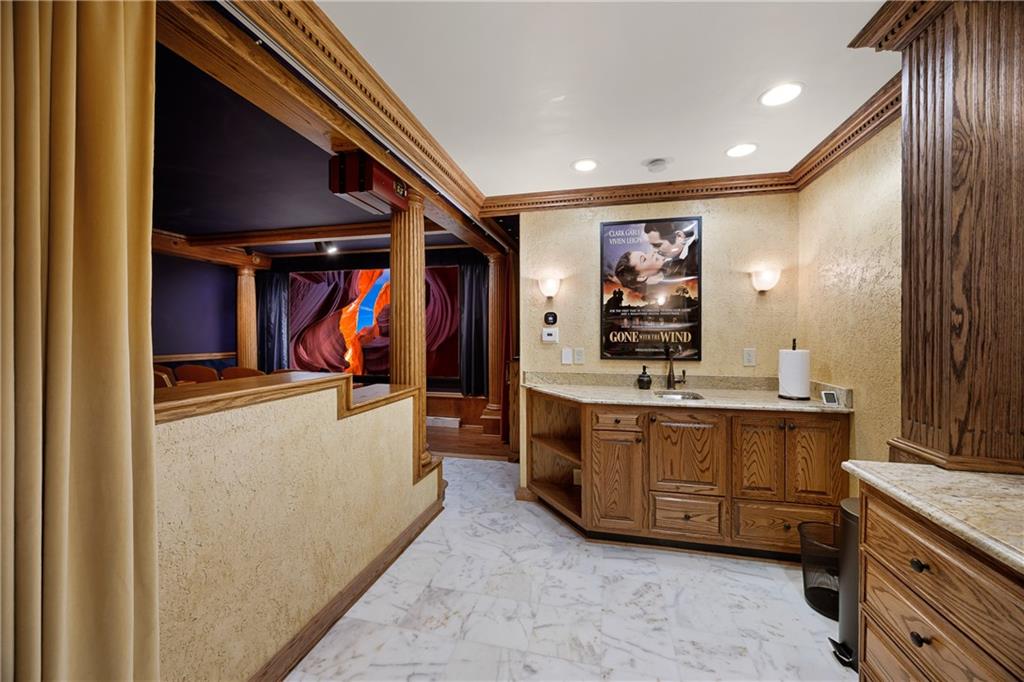 230 Woodside Lane
