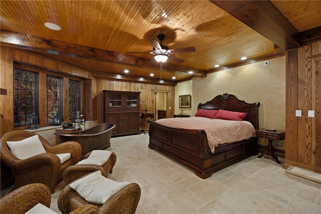 230 Woodside Lane