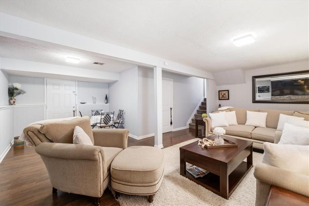 10455 Worthington Hills Manor