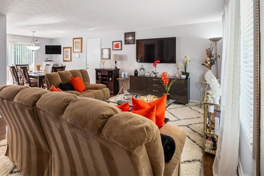 10455 Worthington Hills Manor