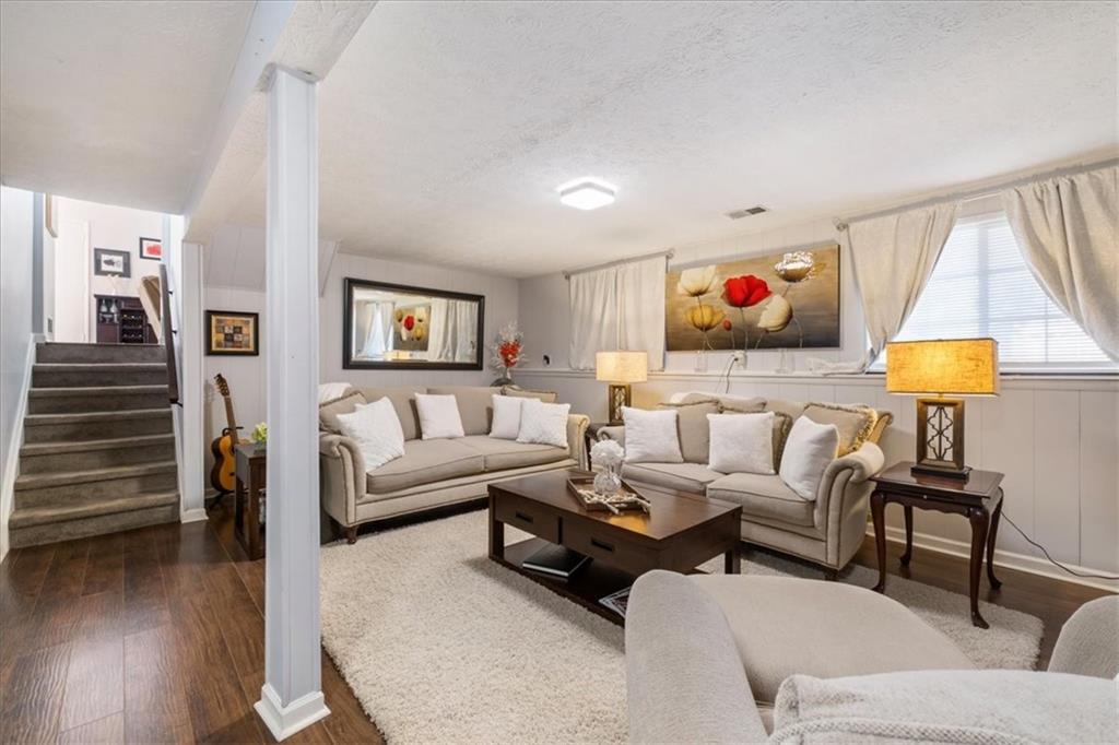 10455 Worthington Hills Manor
