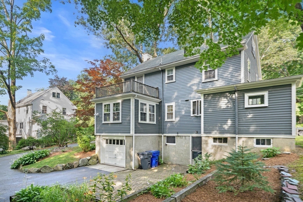 17 Colburn Rd