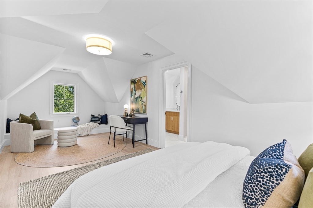 25 Thomas Rd