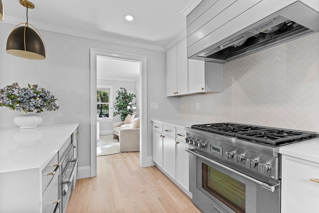 25 Thomas Rd