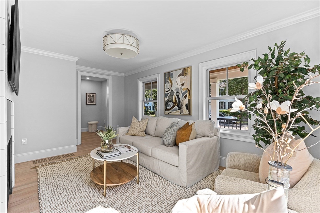 25 Thomas Rd