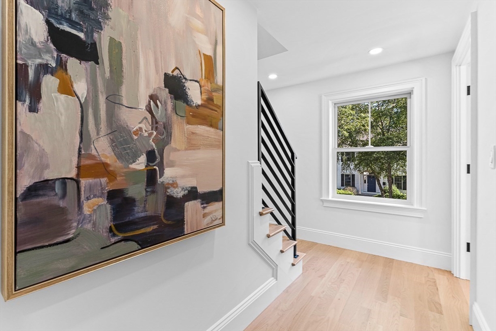 25 Thomas Rd