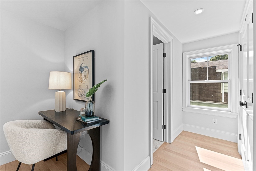 25 Thomas Rd
