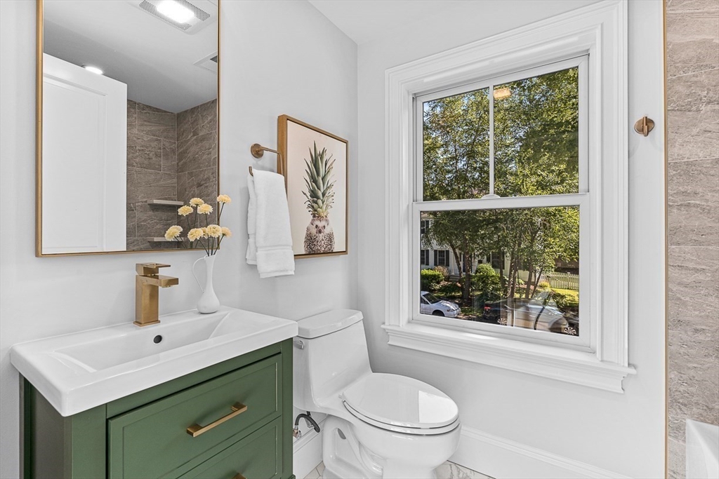 25 Thomas Rd