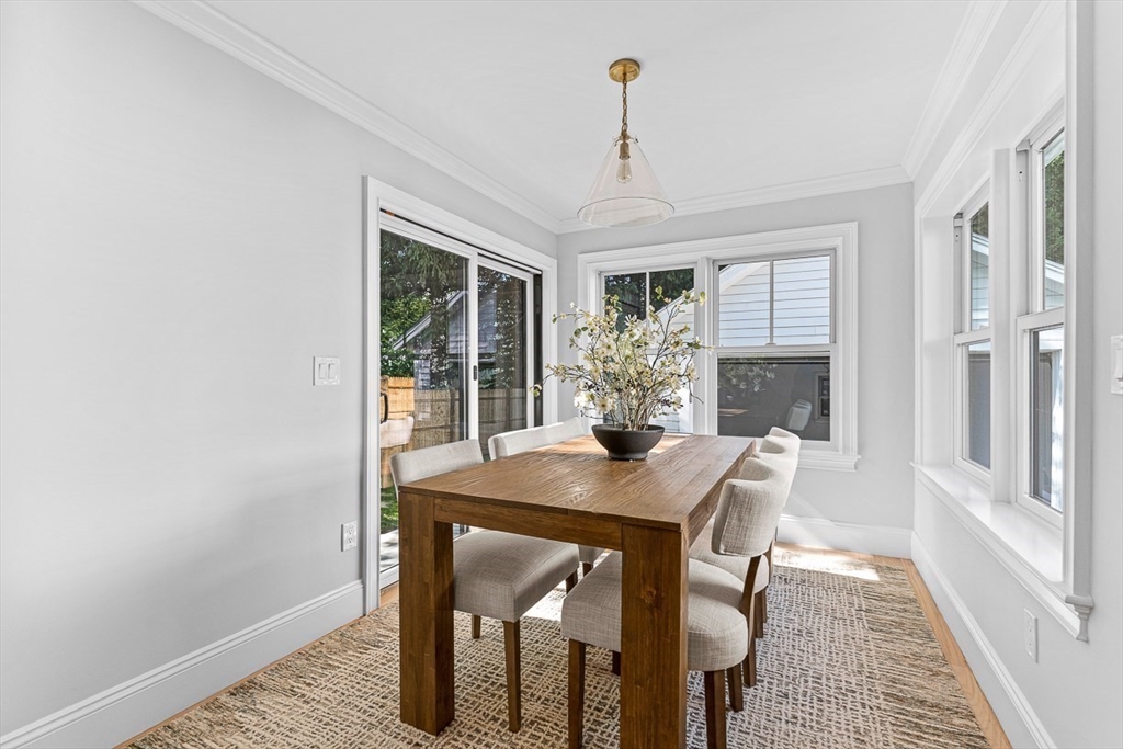 25 Thomas Rd