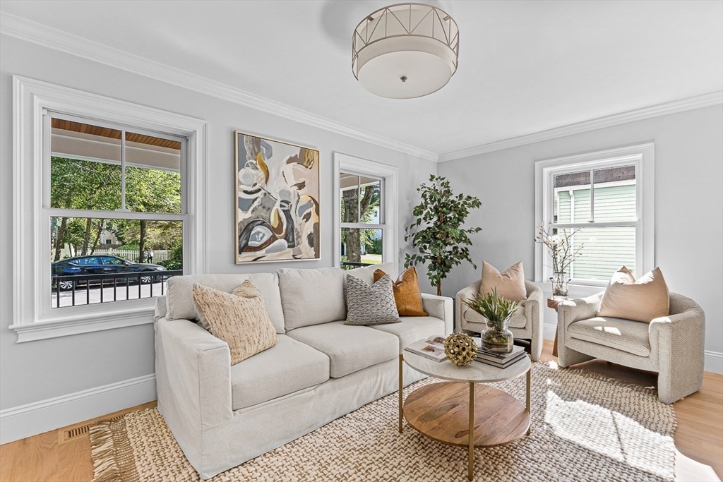 25 Thomas Rd