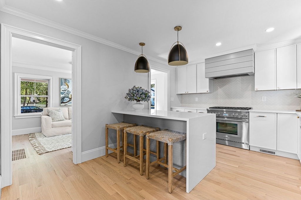25 Thomas Rd