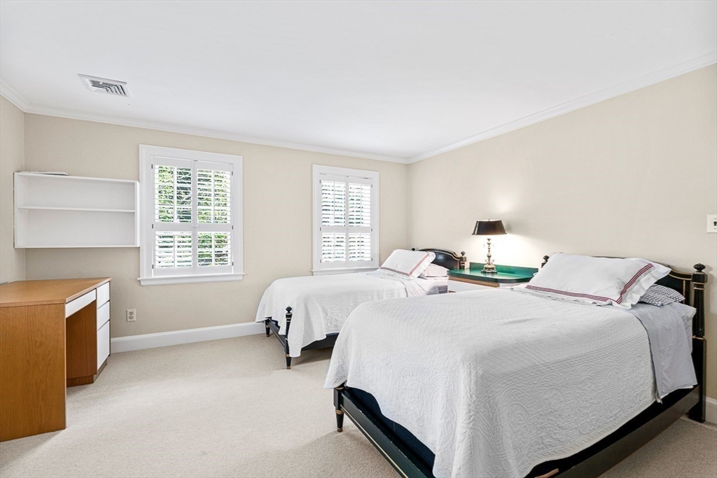 56 Woodcliff Rd